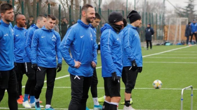 Започна намаляването на заплатите в Левски